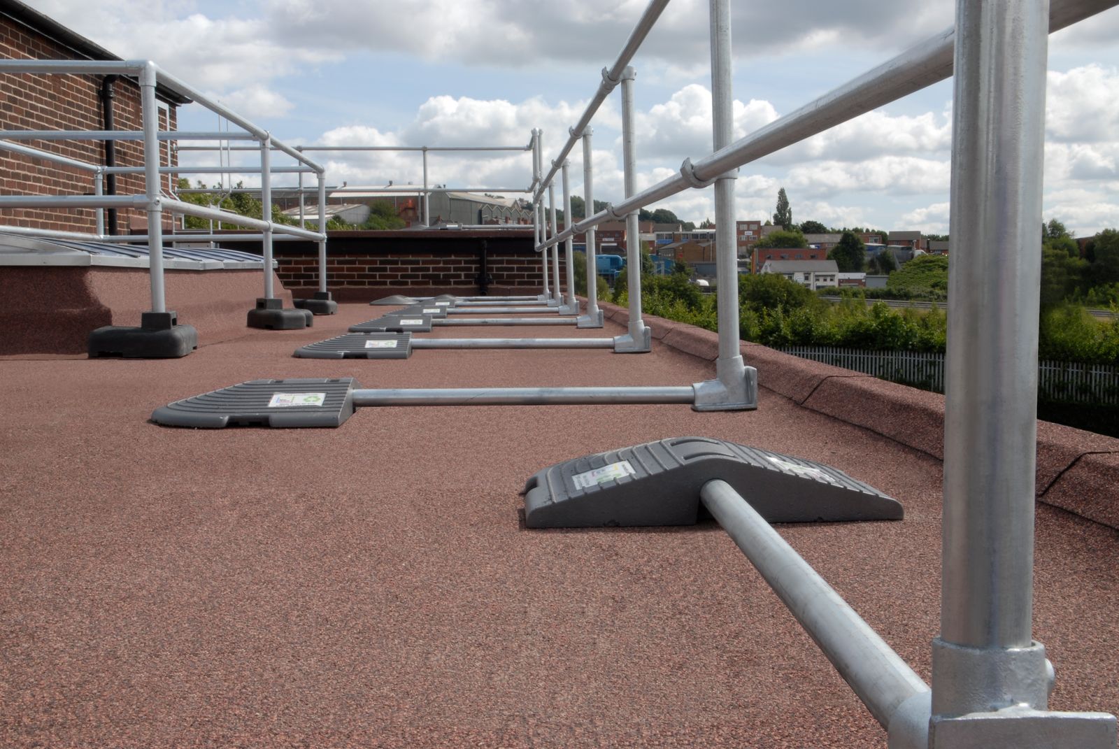 Kee Guard® - Freistehendes Geländer zur Absturzsicherung