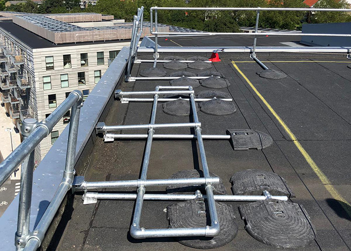 Kee Guard® Foldshield - Klappbares, freistehendes Geländer