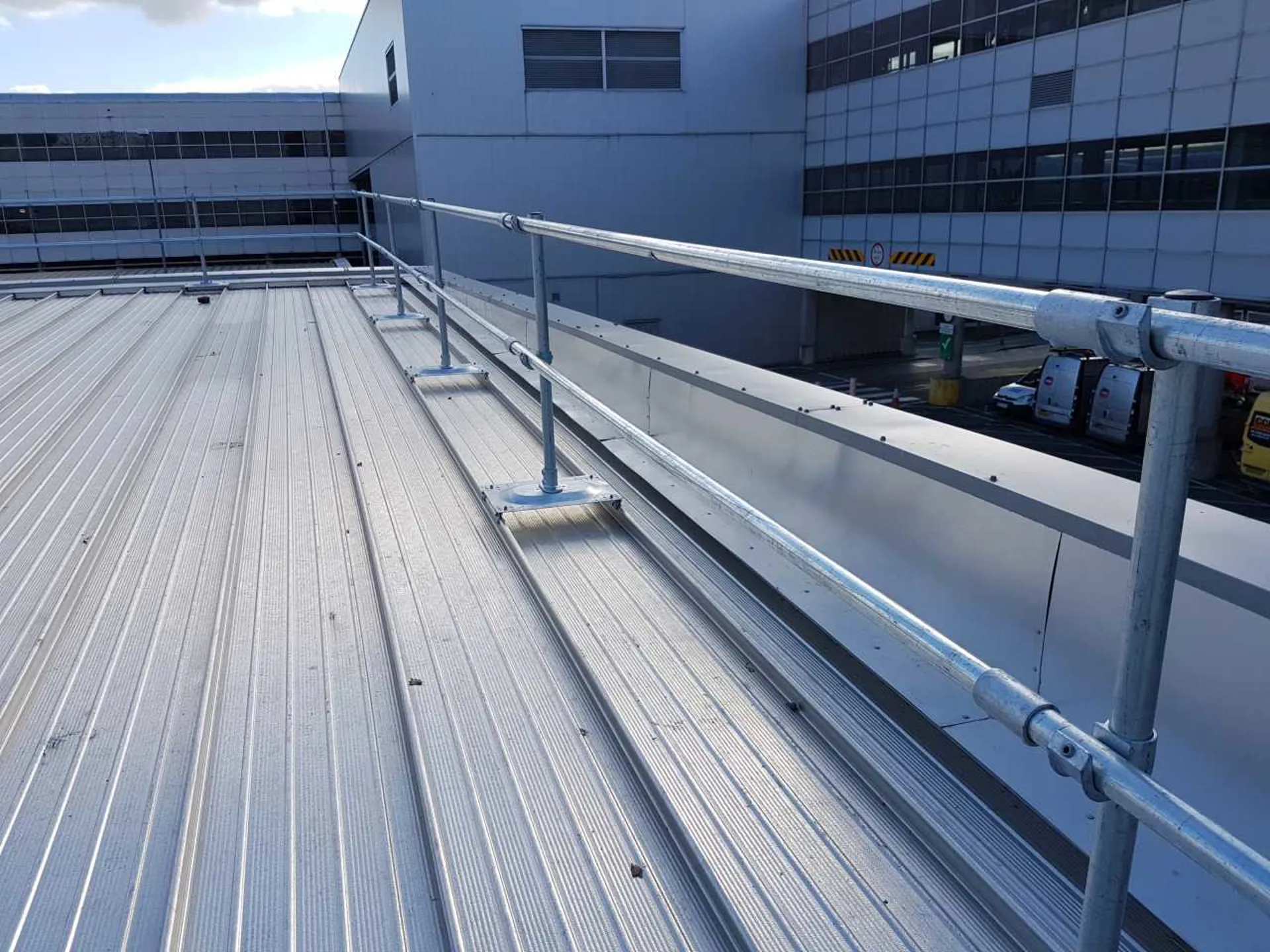 Absturzsicherung Flachdach F r Mehr Sicherheit Kee Safety GmbH Absturzsicherung Flachdach F r Mehr Sicherheit Kee Safety GmbH