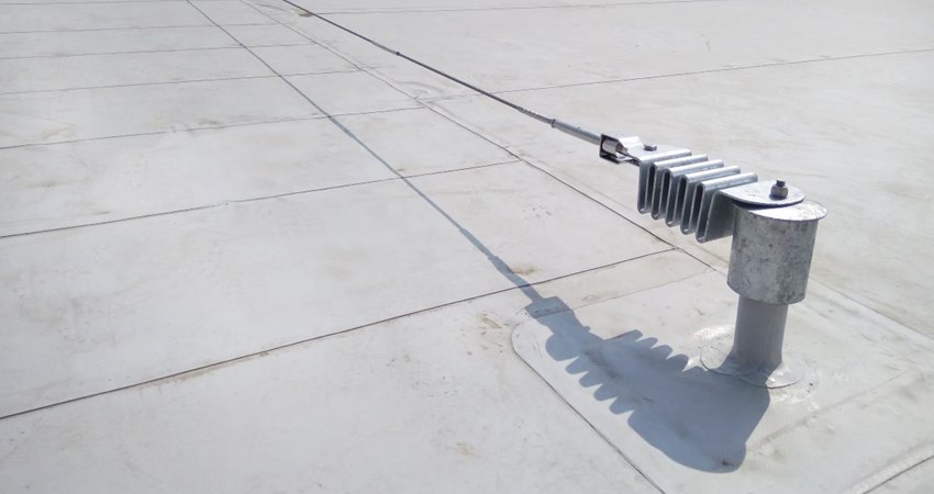 Seilsicherungssystem für den Einsatz auf Dächern