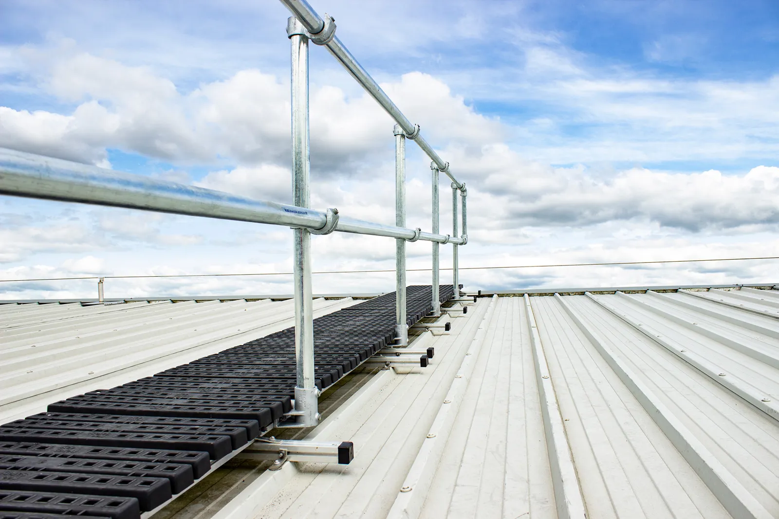 Kee Walk® with One-sided Handrails